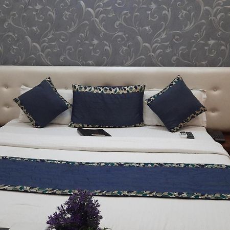 Hotel Ventures Inn アムリトサル 部屋 写真