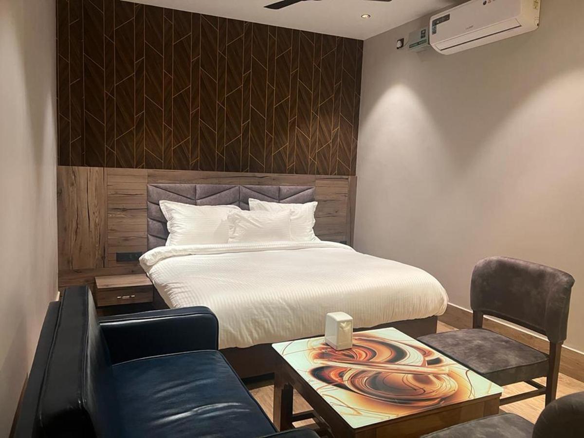 Hotel Ventures Inn アムリトサル エクステリア 写真